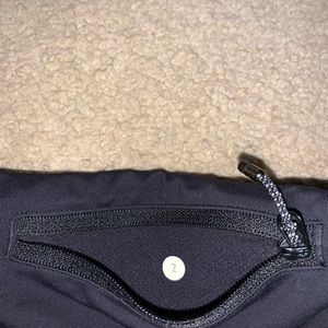 Lululemon women’s speed up 2.5” running shorts